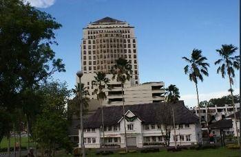 The Apartments At Merdeka Palace Hotel Kuching Exterior photo