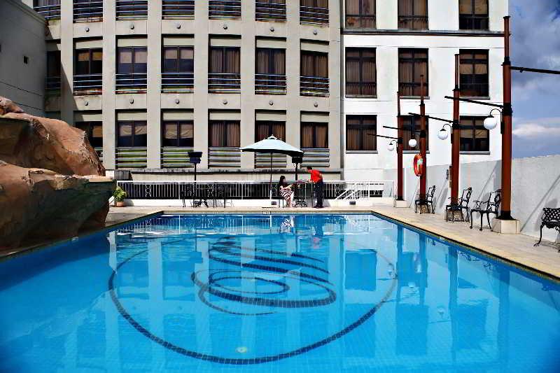 The Apartments At Merdeka Palace Hotel Kuching Exterior photo